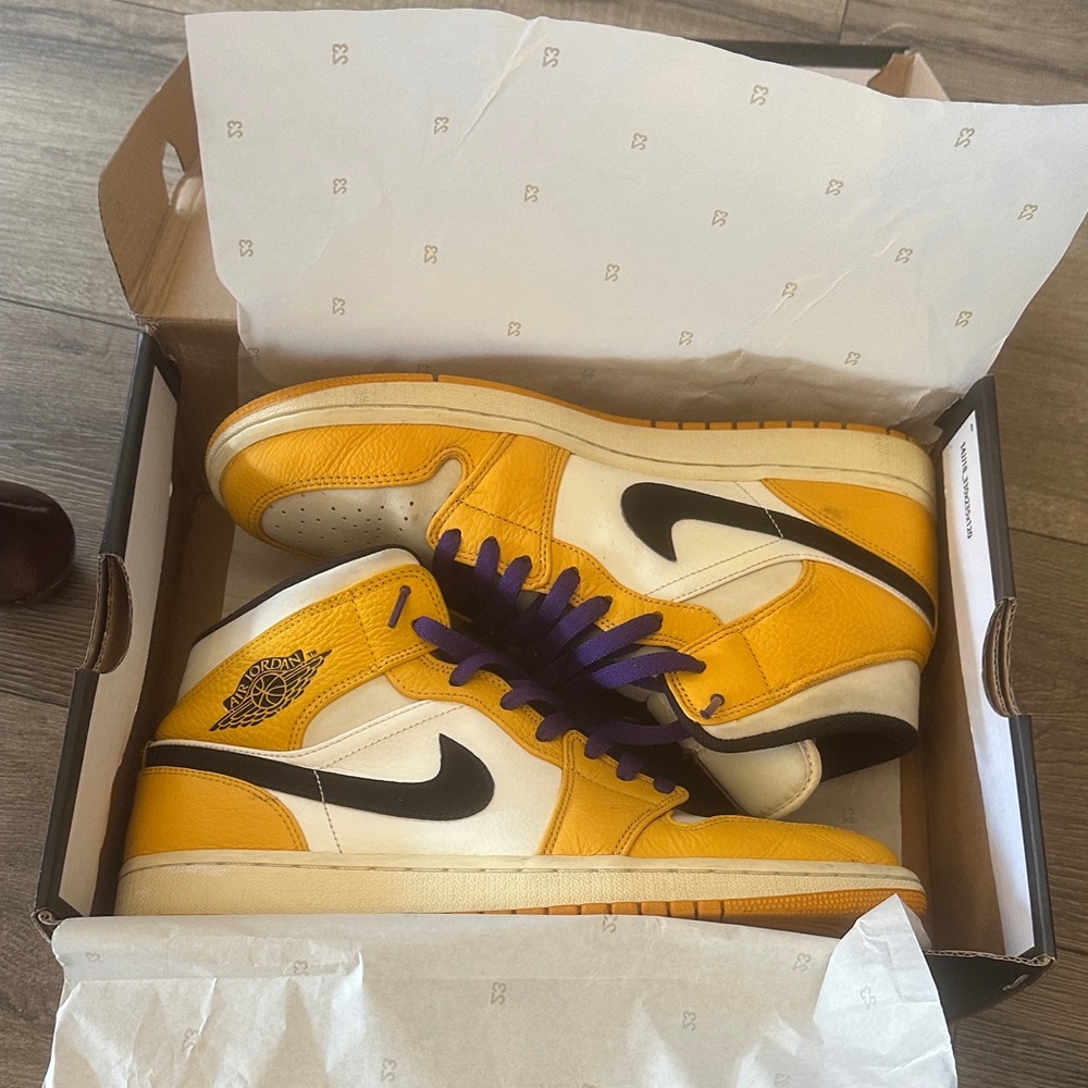 Men’s Yellow and Black Air Jordan 1